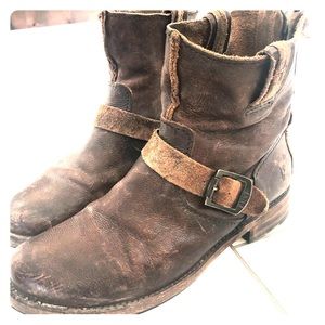 Brown leather Fry Boots